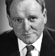 Bernard Lee