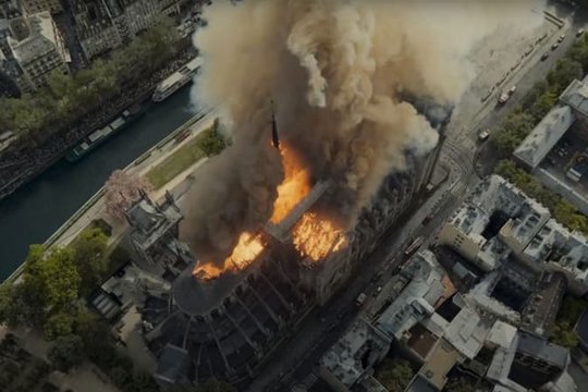 Notre-Dame in Flammen - Szenenbild 15
