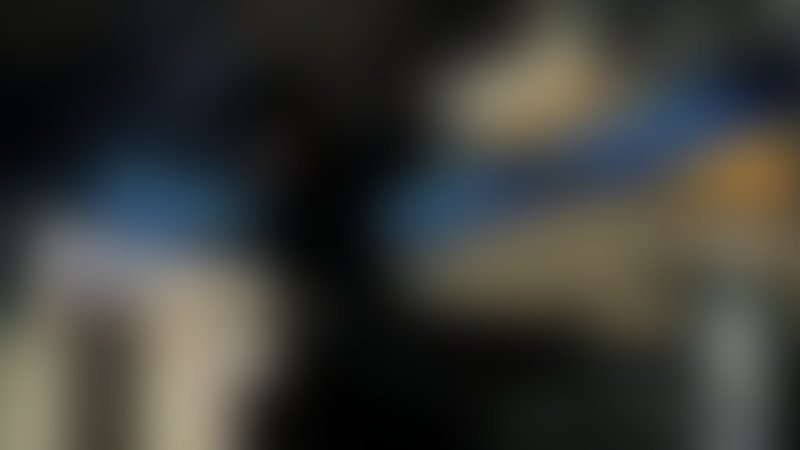 Girl from the Naked Eye - Trailer - Deutsch - SD