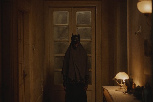 Aisha Can't Fly Away - Szenenbild 6