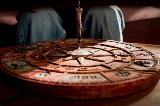 Witchboard - Szenenbild 1