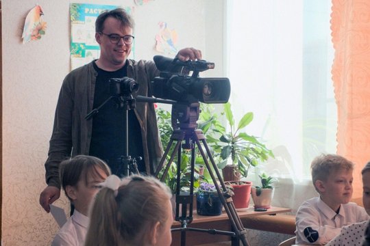 Mr. Nobody Against Putin - Ein Nobody gegen Putin - Szenenbild 1