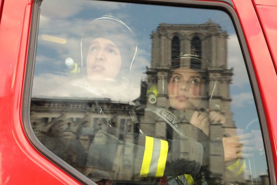 Notre-Dame in Flammen - Szenenbild 2