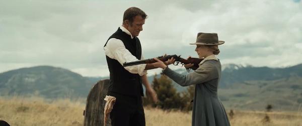 Thomas Jane und Isabella Ruby in MORD IN YELLOWSTONE CITY (USA 2022) © Capelight