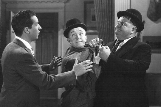 Laurel & Hardy - Die Tanzmeister - Szenenbild 2