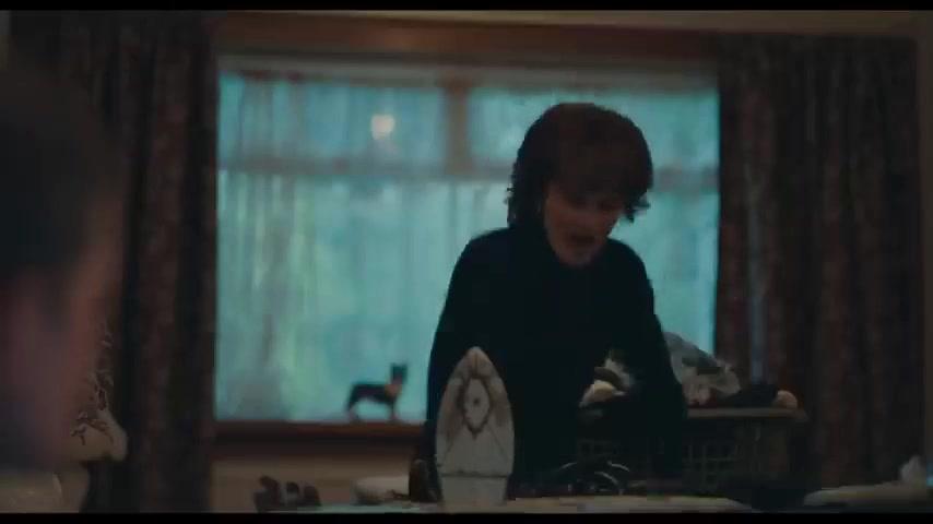 Verflucht normal - Trailer - Englisch - SD