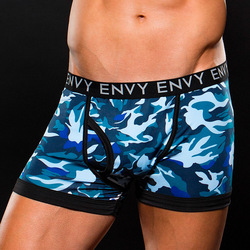 Knappe Camouflage-Shorts