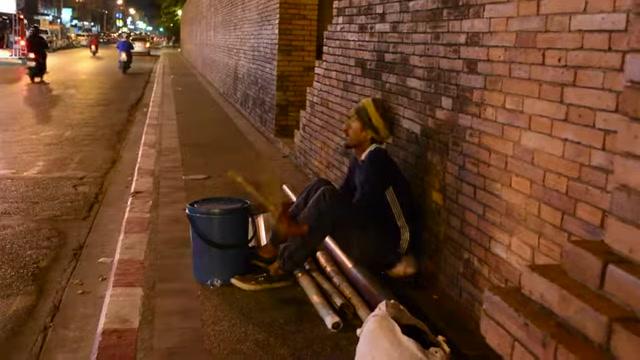 Pedal the World - Trailer - Deutsch - SD