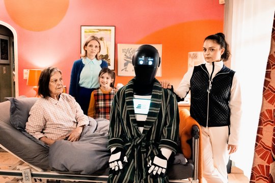 Frau Winkler verlässt das Haus - Szenenbild 2