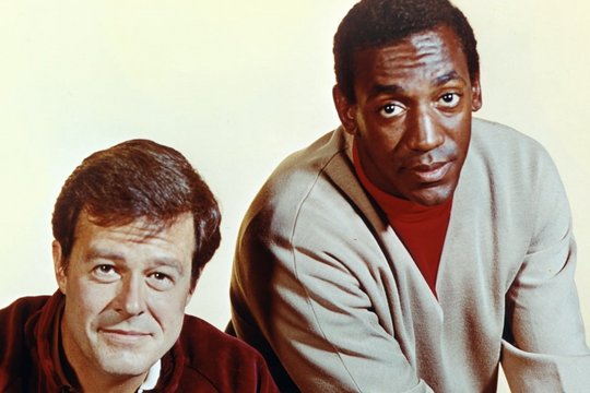 Tennisschläger und Kanonen - Staffel 1 - Szenenbild 1