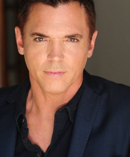 Nicholas Lea