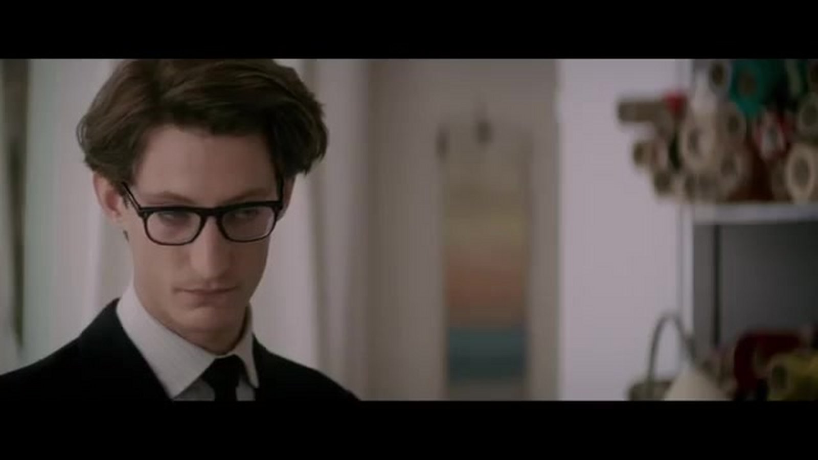 Yves Saint Laurent: Stream, Blu-ray, 4K UHD oder DVD - VIDEOBUSTER