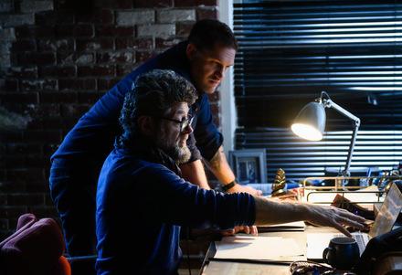 Regisseur Andy Serkis mit Tom Hardy © Marvel Studios
