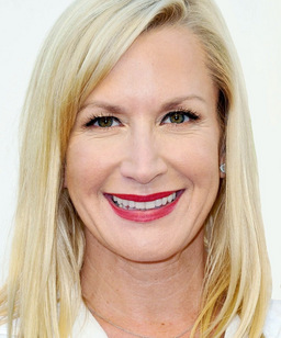 Angela Kinsey