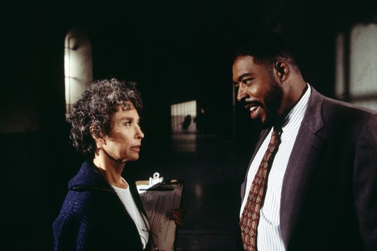 Oz - Staffel 3 - Szenenbild 1