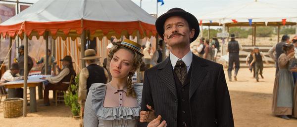 Amanda Seyfried und Neil Patrick Harris in 'A Million Ways to Die in the West'