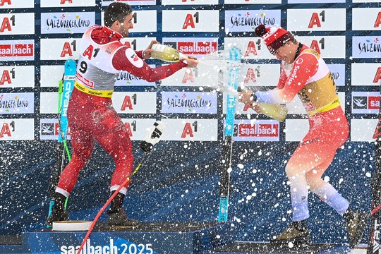 Downhill Skiers - Szenenbild 5