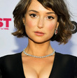 Milana Vayntrub