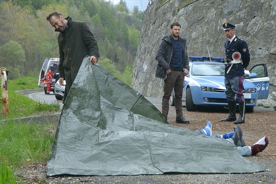 Rocco Schiavone: Der Kommissar und die Alpen - Staffel 1 - Szenenbild 4