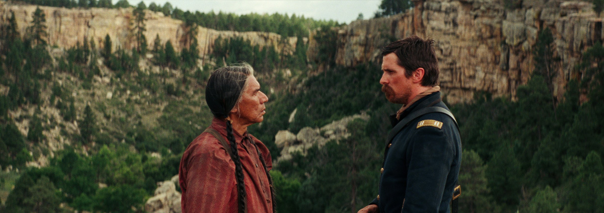 Hostiles - Feinde: Christian Bale stürmt mit 'Hostiles' die US-Kinocharts