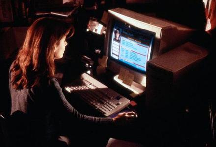 1995: Sandra Bullock am PC