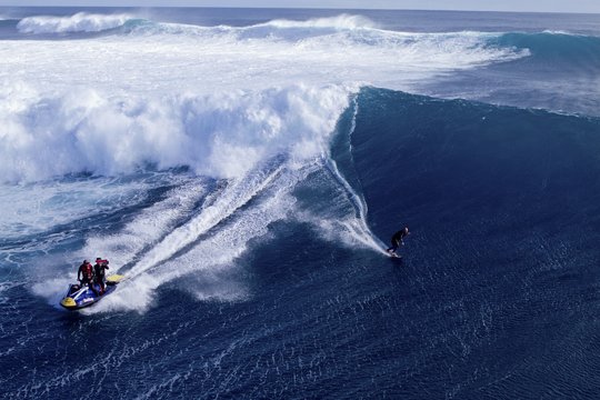 Storm Surfers - Szenenbild 9