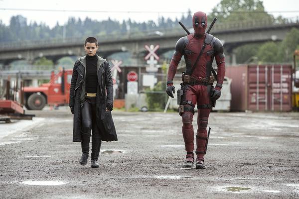 Brianna Hildebrand & Ryan Reynolds in 'Deadpool' © Fox
