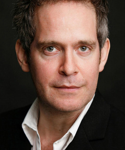 Tom Hollander