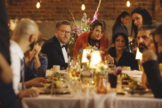 Feste & Freunde - Szenenbild 11