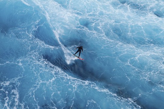 Storm Surfers - Szenenbild 15