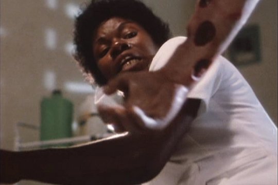 Piranha 2 - Fliegende Killer - Szenenbild 5