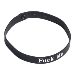 Halsband mit Aufschrift FUCK ME