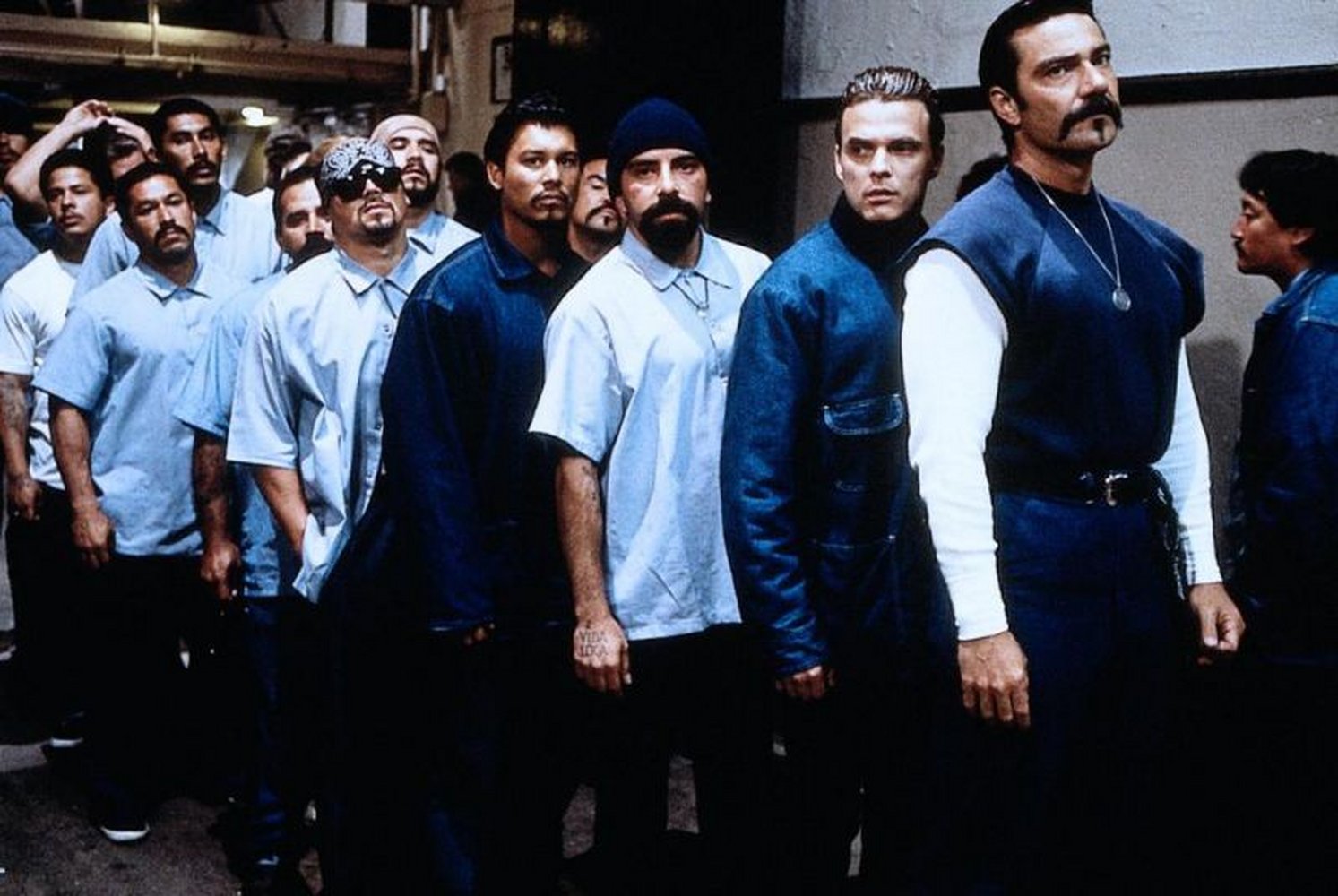 Blood In Blood Out: DVD oder Blu-ray leihen - VIDEOBUSTER