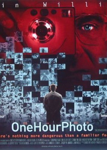 One Hour Photo - Poster 3