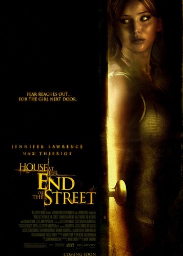 House at the End of the Street - Poster 2