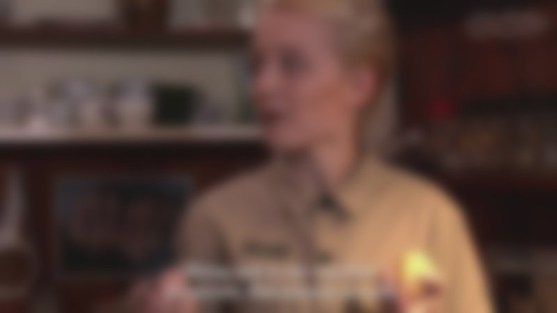 Die traurigen Mädchen aus den Bergen - Trailer - Englisch - HD