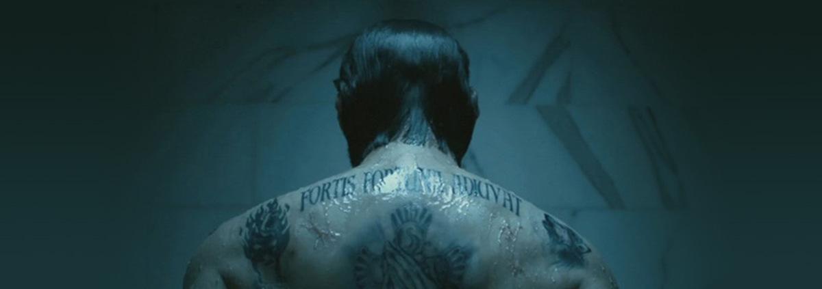 Keanu Reeves und seine Tattoos im Film-Hit 'John Wick - Rache kennt keine Gnade' (USA 2014) © Summit Entertainment