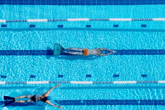 Der Schwimmer - Wasser, Sport und Speedo-Sex - Szenenbild 5