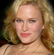 Nicholle Tom
