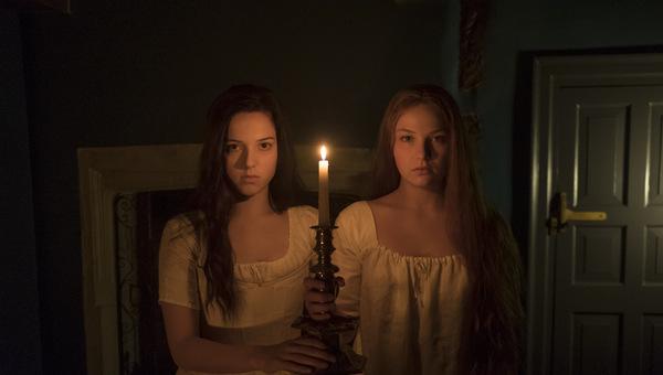 Hannah Rae und Devrim Lingnau in 'Carmilla' 2019 © Busch Media Group