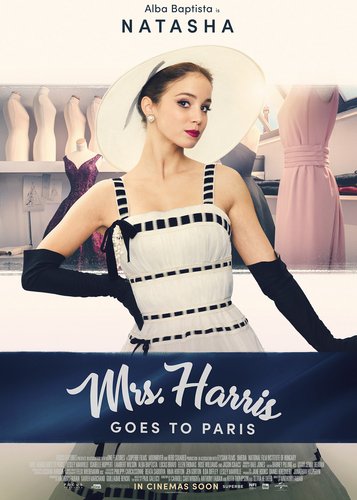 Mrs. Harris und ein Kleid von Dior - Poster 10