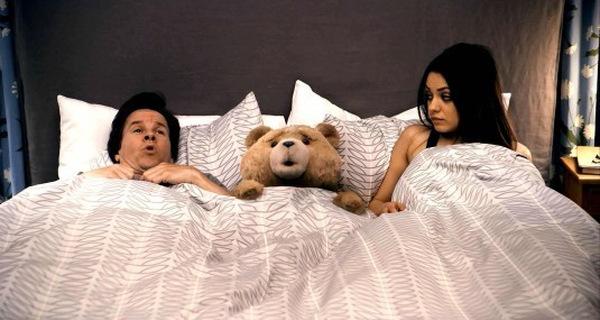 Mark Wahlberg und Mila Kunis in 'Ted' © Universal Pictures 2012