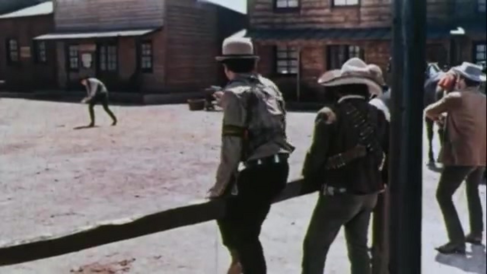 Schneller als 1000 Colts DVD, Bluray, 4K UHD leihen VIDEOBUSTER