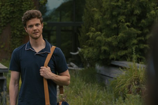 Companion - Die perfekte Begleitung - Szenenbild 4