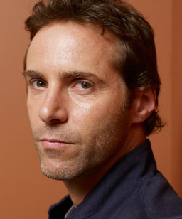 Alessandro Nivola