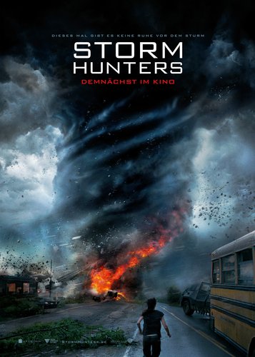 Storm Hunters - Poster 1