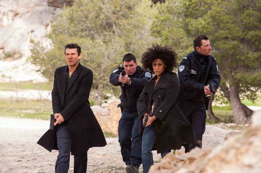 Crossing Lines - Staffel 2: DVD oder Blu-ray leihen - VIDEOBUSTER.de