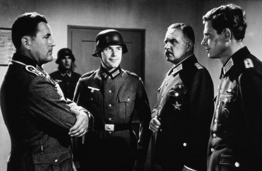 08/15 DVD oder Bluray leihen VIDEOBUSTER.de