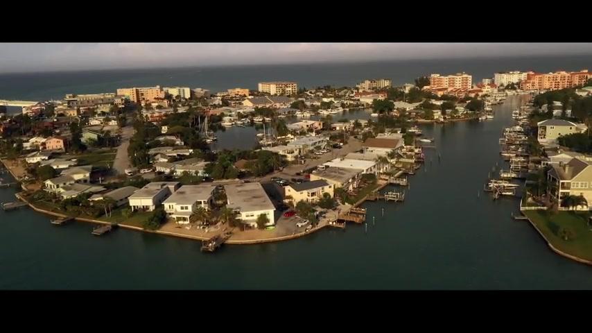 Shark Season - Angriff aus der Tiefe - Trailer - Englisch - SD