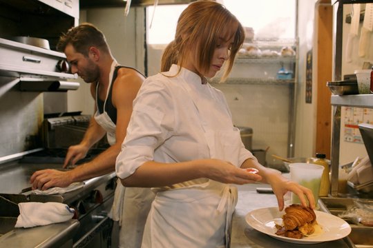 Eine Köchin zum Vernaschen - Szenenbild 1
